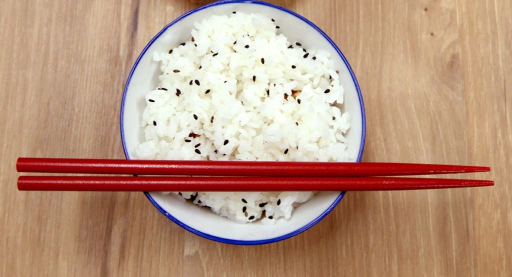 chinese habits: chopsticks never upright