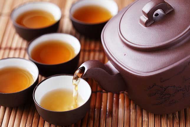 chinese habits: drink tea 