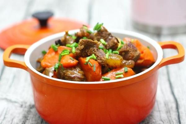 Chinese Braised beef with carrot